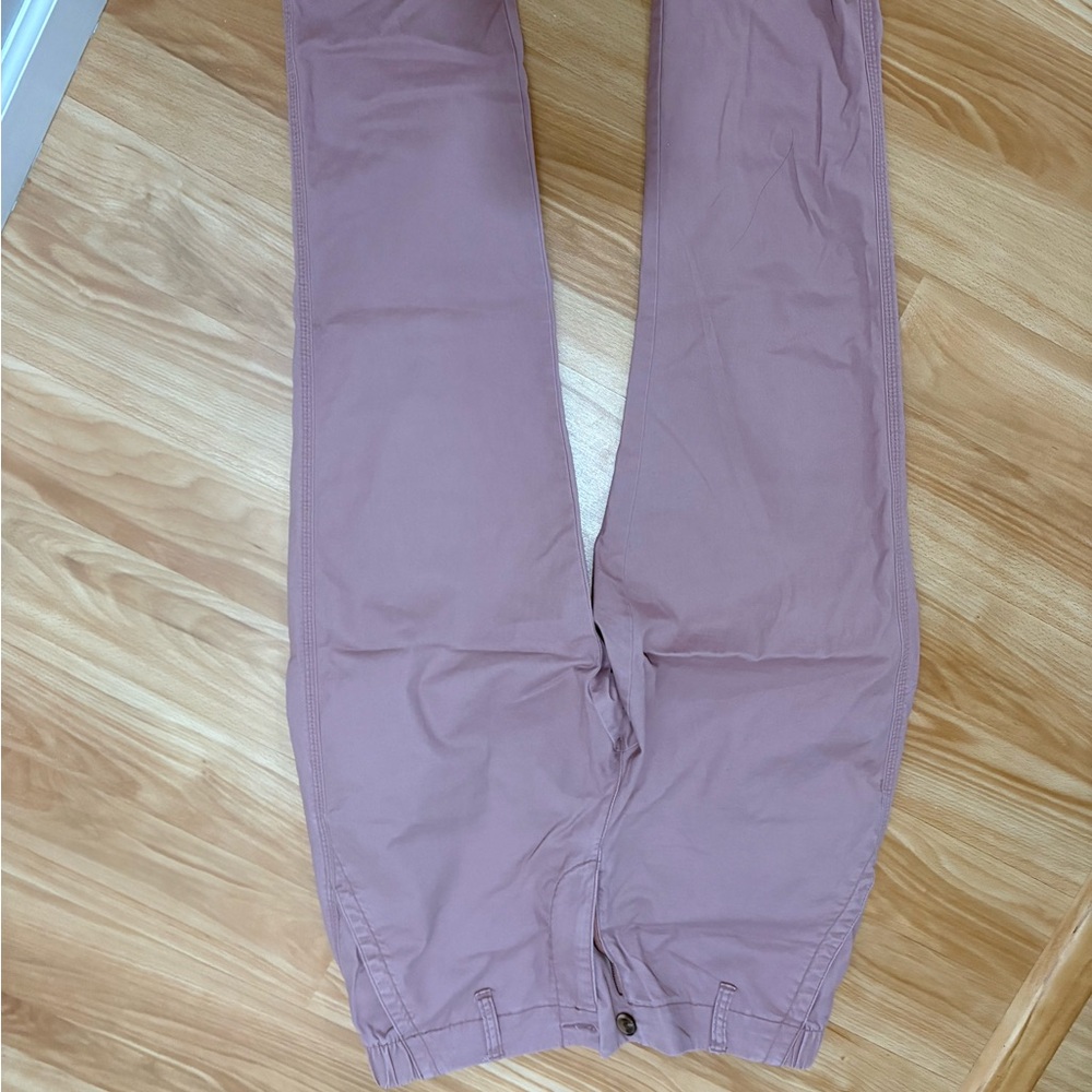 Old Navy women’s Chinos in Dusty Pink